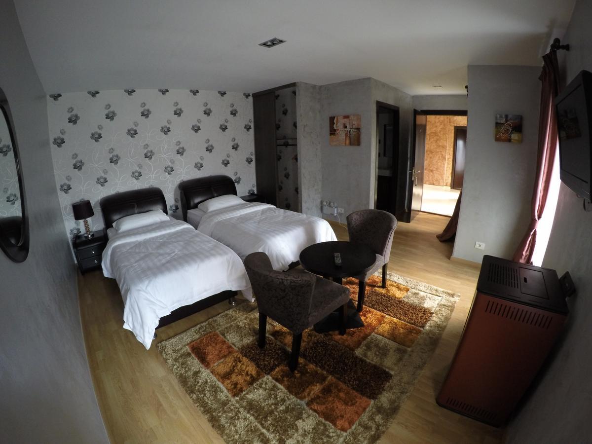 Johnny Hotel Kamenice Экстерьер фото